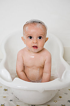 催乳師一個月多少錢？揭開月嫂行業的神秘面紗