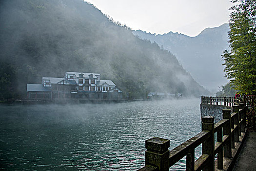 上海阿姨工資多少？揭秘一線阿姨工資水平與行業前景