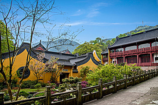 醫(yī)院護(hù)工多少錢(qián)？揭秘醫(yī)院護(hù)工的收費(fèi)標(biāo)準(zhǔn)與服務(wù)價(jià)值