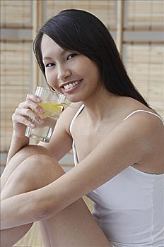 西安洗滌行業(yè)發(fā)展現(xiàn)狀：你知道西安有多少家洗滌公司嗎？