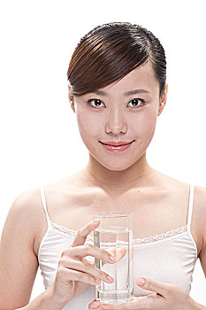 看小孩當保姆月薪多少錢？揭秘高薪保姆行業的背后