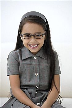 帶小孩保姆多少錢一個(gè)月？全面解析保姆價(jià)格與選擇指南