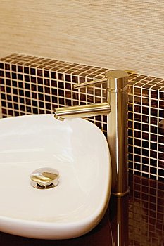 深圳羅湖保姆工資多少錢？深度揭秘背后的薪資趨勢與市場需求
